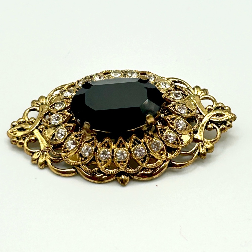 Vintage Gold Tone  Brooch Black Oval Stone Rhinestone